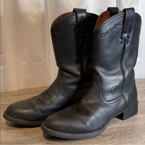 Ariat cowboy boots great condition